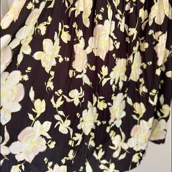 FREE PEOPLE Hot Take Floral Printed Cami in Black Combo.Size S - Picture 10 of 14